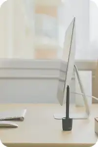 整理整頓された作業デスク